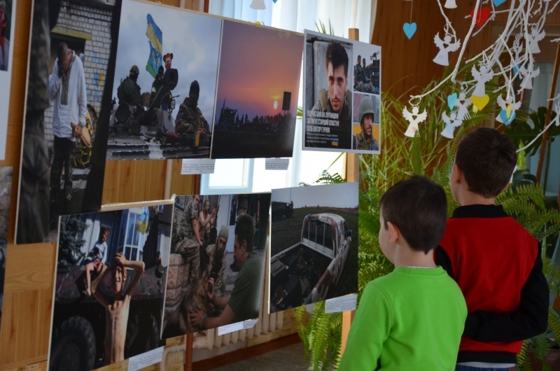 На Тернопільщині відкрили фотовиставку бійця батальйону «Айдар» Віктора Гурняка