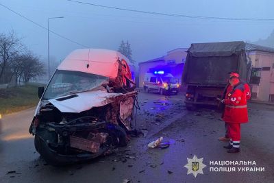 Внаслідок ДТП на Тернопільщині загинув водій мікроавтобуса