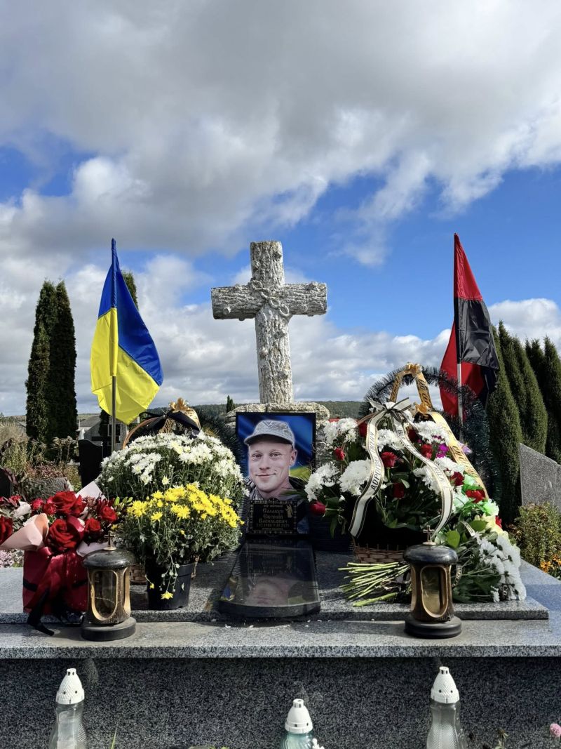Тернопільщина назавжди попрощалася з полеглим військовослужбовцем Євгенієм Салабуном