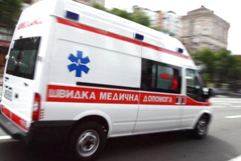 У Тернополі просто посеред вулиці травмувалася юнка