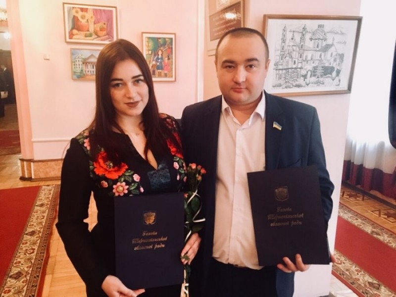 Тернопільські депутати-укропівці отримали подяки за сумлінну працю
