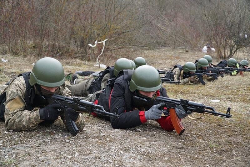 На Тернопільщині чергова група добровольців бригади «Лють» проходить навчання