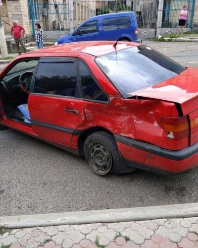 У райцентрі на Тернопільщині ДТП - не розминулось два автомобілі (фотофакт)