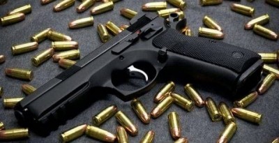 Жителі Тернопільської області добровільно здають незаконну зброю правоохоронцям