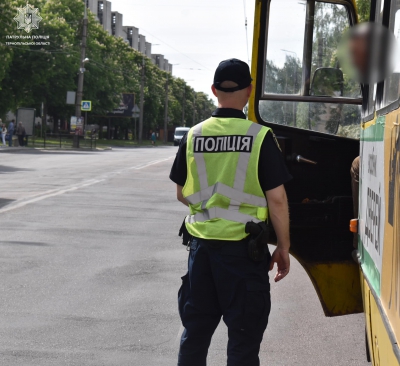 Тернопільські патрульні посилили контроль за водіями, які здійснюють перевезення пасажирів та вантажів