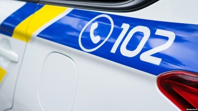 У Тернополі дебошир розбив головою вікно поліцейського автомобіля