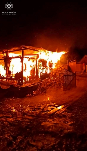 На Тернопільщині вщент згоріла господарська будівля