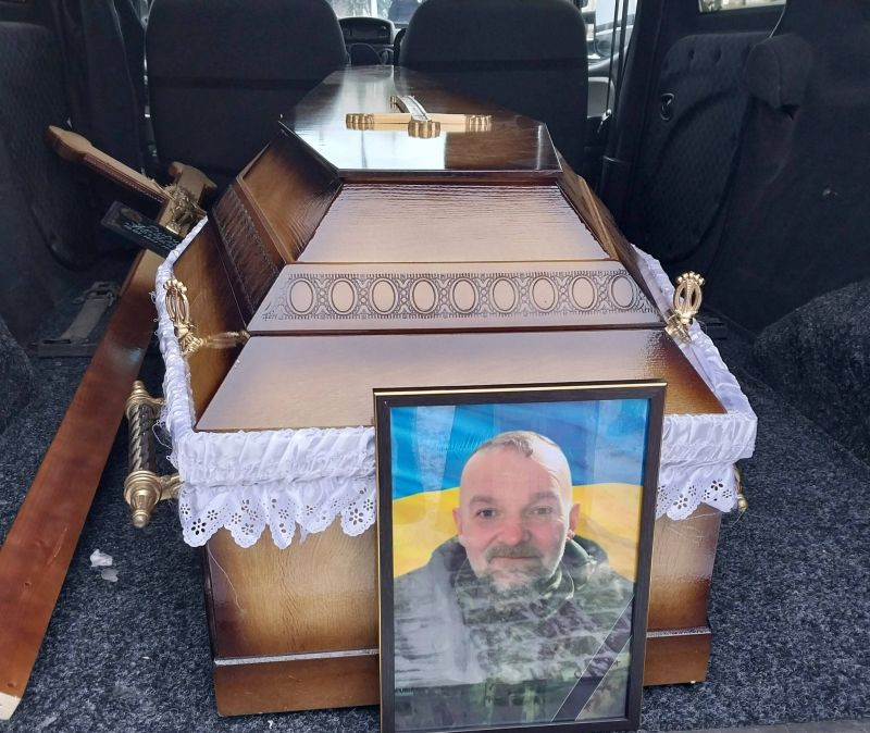 Назавжди до рідного дому повернули тіло полеглого Героя Ярослава Вовчука