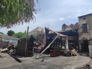 Власник закладу, що днями згорів у центрі Тернополя, розповів про ймовірну причину пожежі