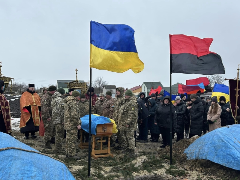 На Тернопільщині в останню дорогу провели полеглого воїна Василя Кубу