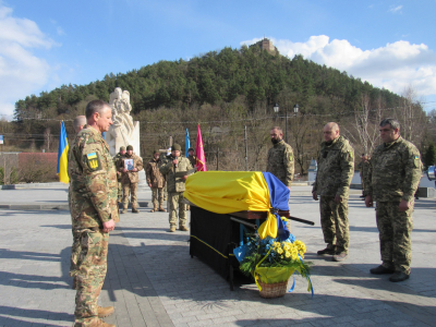 На Тернопільщині попрощалися з полеглим захисником Миколою Хилюком