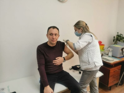 Нардеп з Тернопільщини вакцинувався від коронавірусу (фотофакт)