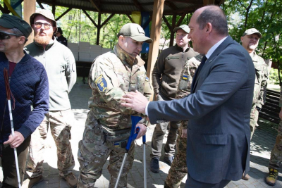 Кличко разом з мером Брюсселя передали допомогу бійцям батальйону «Свобода»
