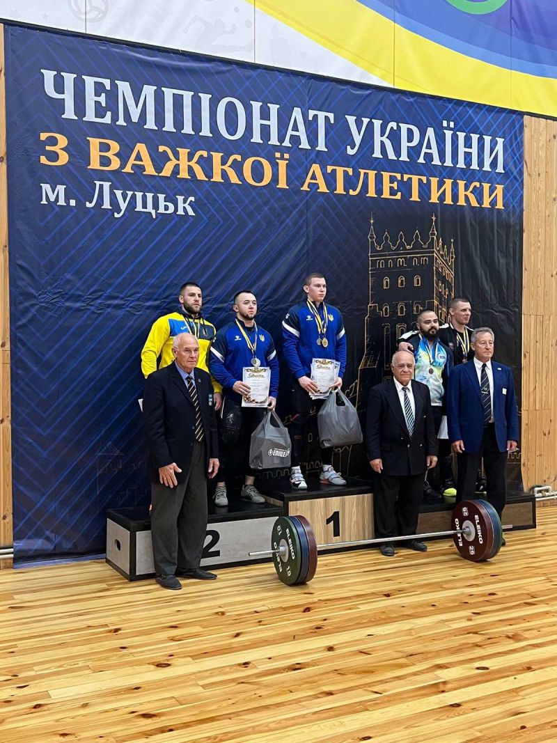 Спортивна гордість ЗУНУ: чемпіонство та срібна нагорода у важкій атлетиці