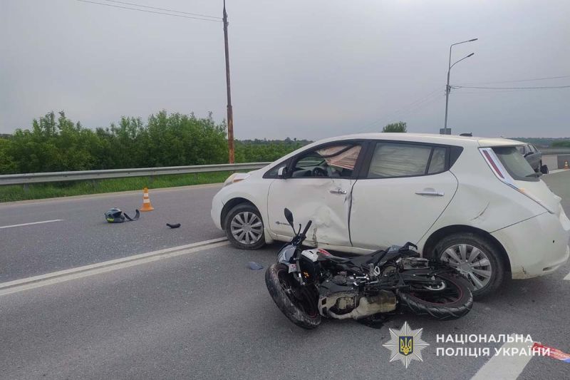 На Тернопільщині чотирнадцятирічний мотоцикліст потрапив у ДТП
