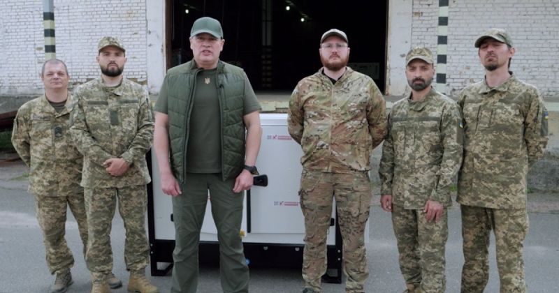 72 бригада ім. Чорних запорожців отримала від «Української команди» електростанцію