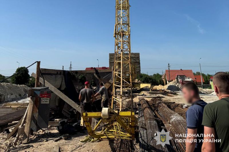 У житловому мікрорайоні Кременця впала стріла баштового крана