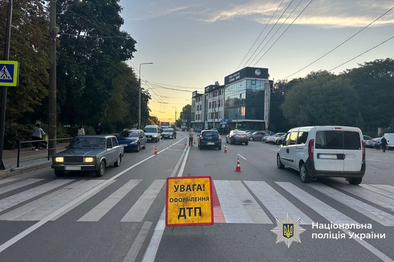 На пішохідному переході в Тернополі автомобіль збив жінку