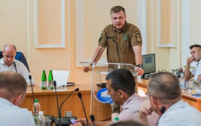 Тернопільський депутат-АТОвець оголосив війну вандалам, які нищать ліфти