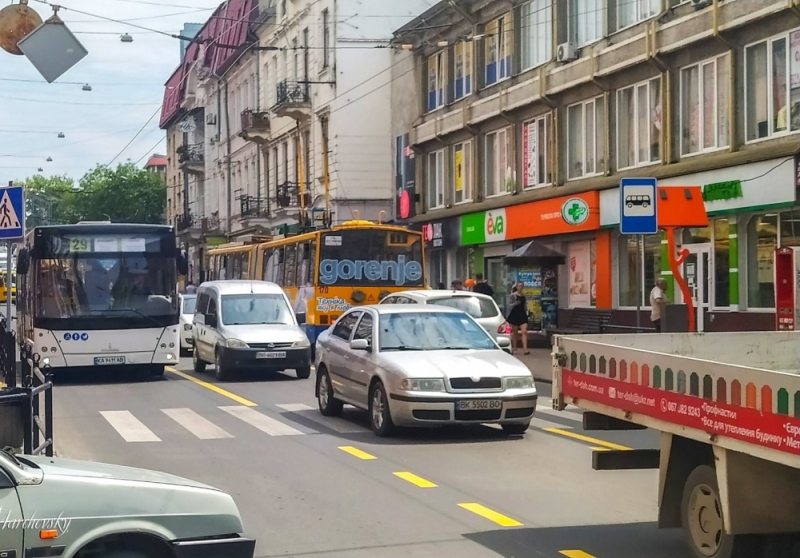 У Тернополі на вул. Руській змінили розмітку