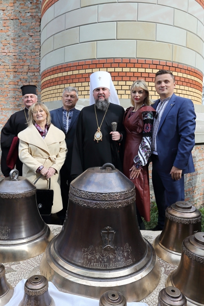 Сім’я голови облради Михайла Головка офірувала дзвін для собору Святих Рівноапостольних Костянтина і Єлени у Тернополі