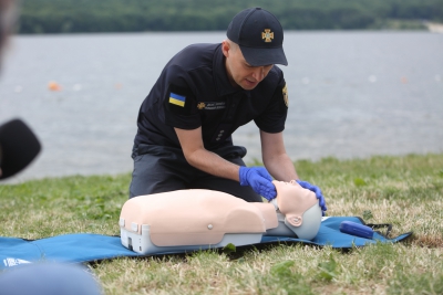 Тернопільські рятувальники розповіли, як відпочивати на воді безпечно