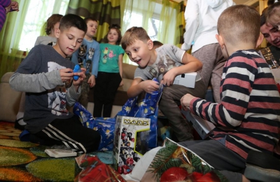 Листи до Миколая дітей без батьківського піклування вже десять років не залишаються без відповіді (фото)