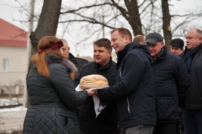 Голова облради Віктор Овчарук відкрив водогін у приватному секторі Борщова (фото)