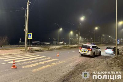 У Тернополі двоє пішоходів потрапили під колеса автівок