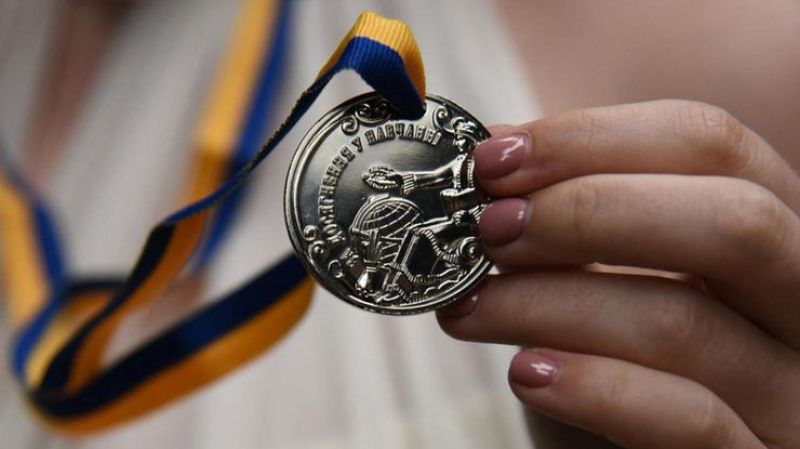 294 кращих випускників Тернополі отримають відзнаки
