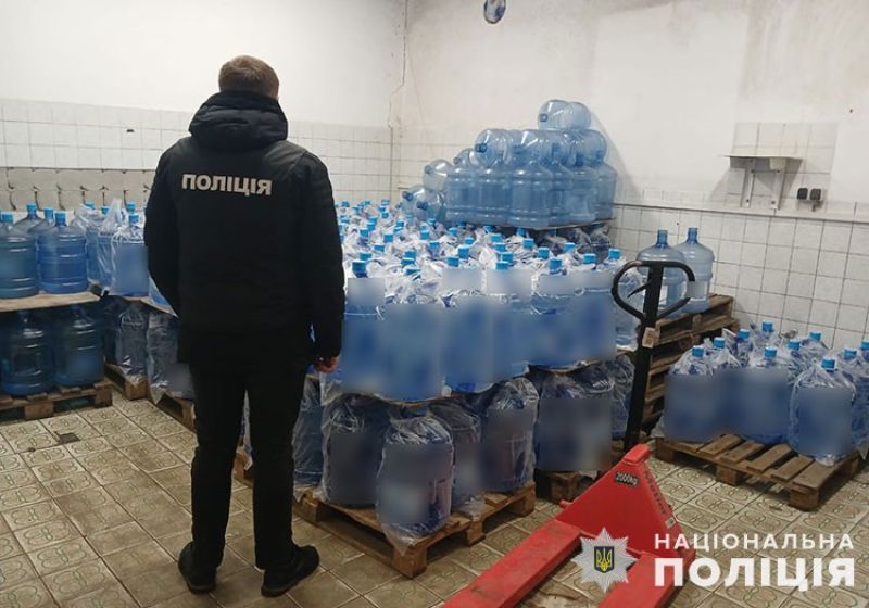 Незаконно видобували та продавали воду зі свердловини: двом жителям Тернопільщини повідомили про підозру