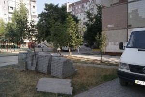 У Тернополі ремонтують двори (ФОТО)