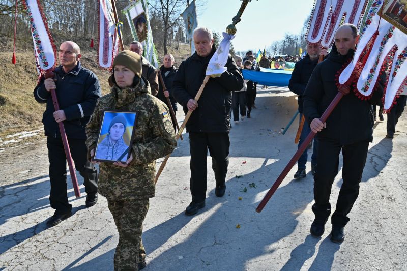 Працював у пекарні і обожнював свою роботу: у Лановецькій громаді попрощалися з Героєм Ярославом Малишком (фото)