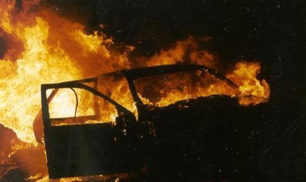 Вночі на Тернопільщині знову горіло авто