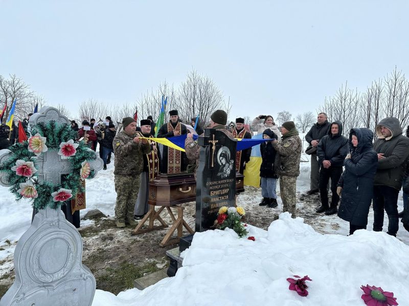 На Тернопільщині поховали воїна Ігоря Худика