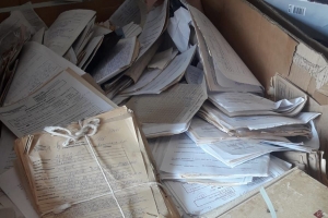 У Тернополі зловмисник викрав з лікарняного приміщення стару документацію