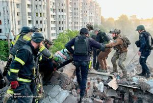 Смертоносна атака рф: 13 жертв, понад 100 поранених та значні руйнування цивільної інфраструктури
