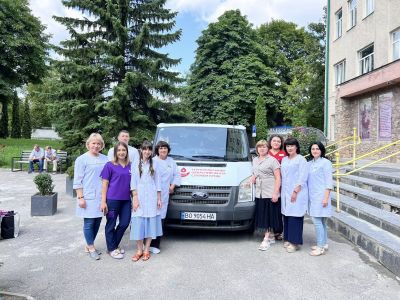 Донорський автобус здійснив перший виїзд: у Чорткові зібрали майже 15 літрів крові для ЗСУ (фото)