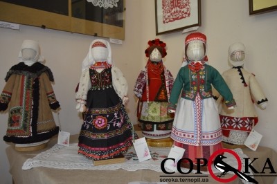 Майже 200 експонатів народного мистецтва презентували у Тернополі