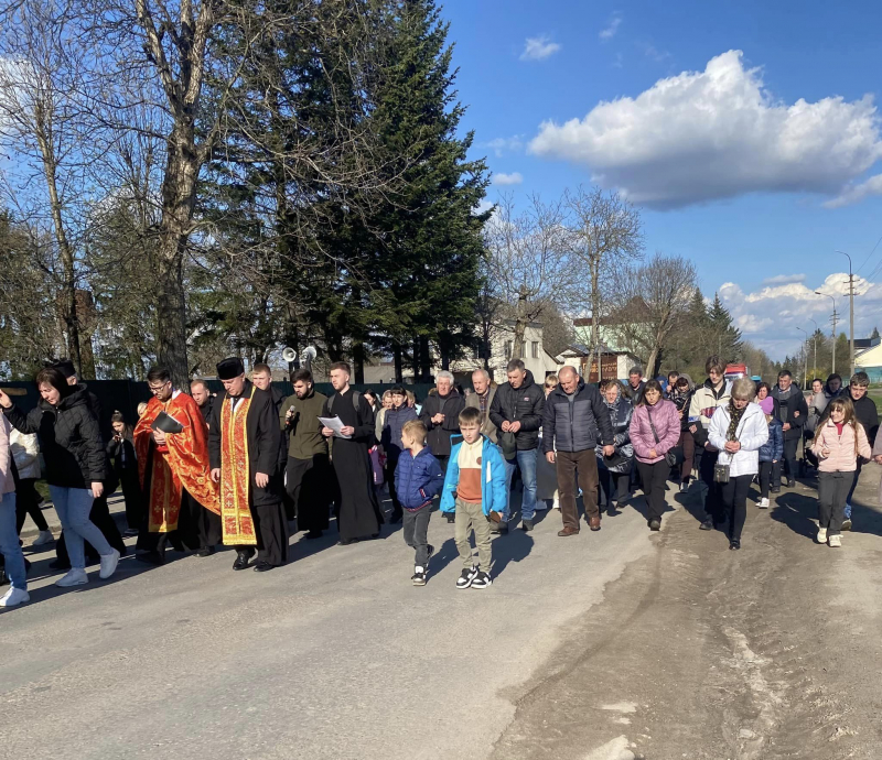 У Підгайцях відбулася Хресна хода, під час якої молилися за перемогу