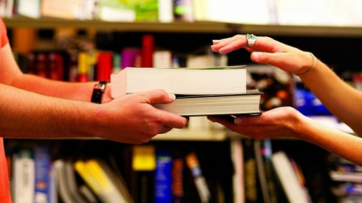 «Вільні читають українською»: тернополян закликають долучитися до акції зі збору книг