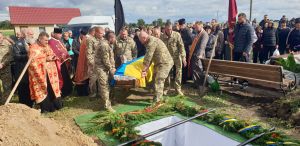 На Тернопільщині провели в останню земну дорогу Героя Андрія Яроша