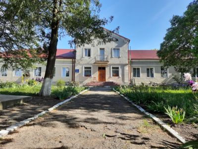 Через урядову постанову в Тернопільській громаді реорганізують Курівецьку гімназію