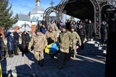 Лановецька громада попрощалася з Героєм Віктором Сафронюком