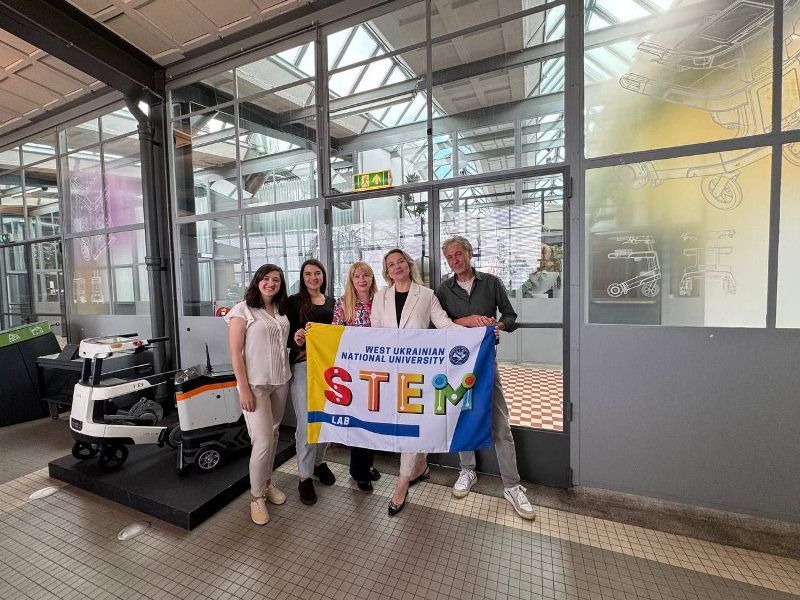 Команда STEM-лабораторії ЗУНУ взяла участь у міжнародній програмі стажування
