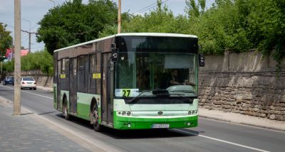 У Тернополі збільшать кількість громадського транспорту, що курсуватиме до міських кладовищ на свята
