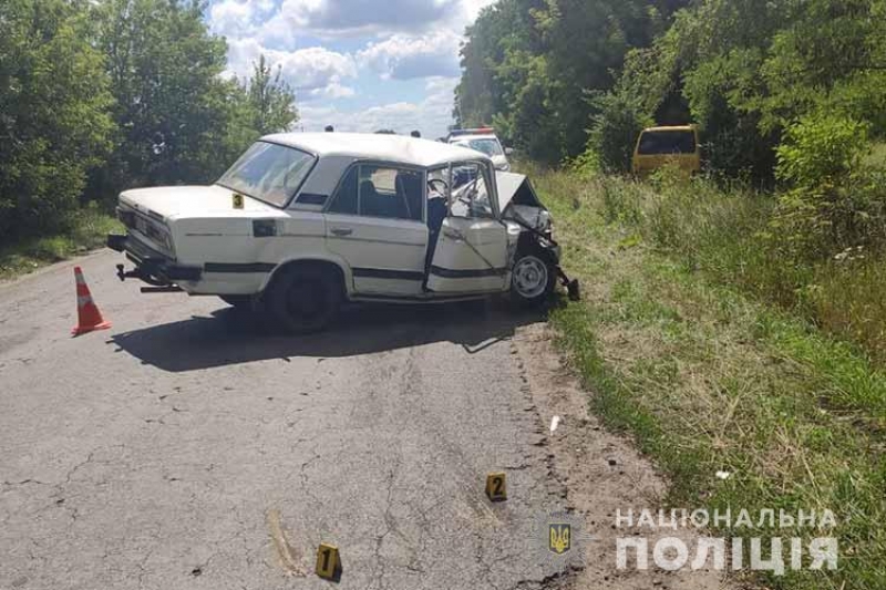 На Тернопільщині п&#039;яний водій Жигулів «наздогнав» мікроавтобус. Є потерпілі