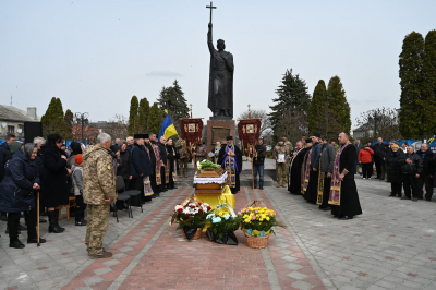 Громада Тернопільщини зустріла полеглого захисника Степана Шумила