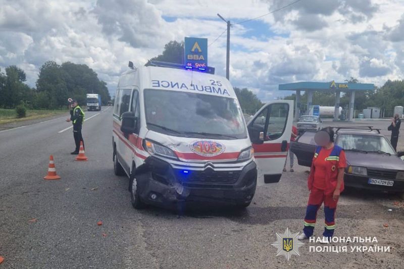На Тернопільщині трапилася ДТП за участю швидкої