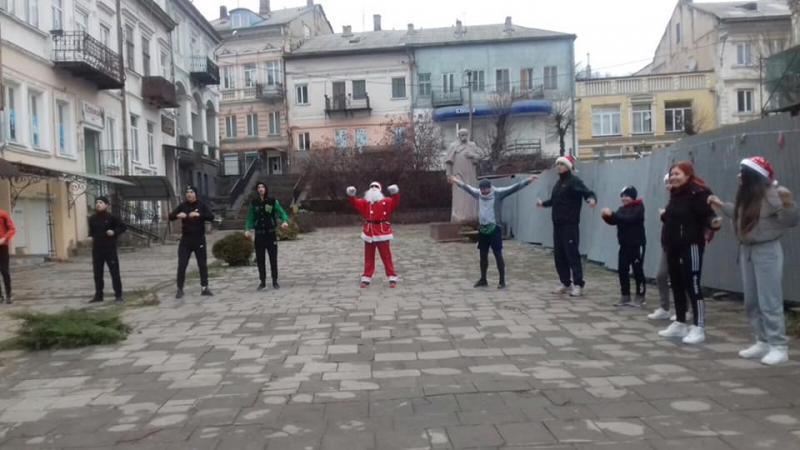 У Бучачі на Тернопільщині відбувся забіг до Дня Святого Миколая (фото)